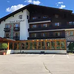호텔 Berghof 3*