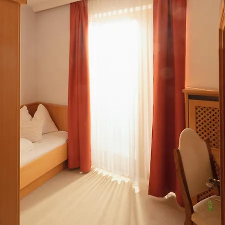 Hotel Berghof 3*