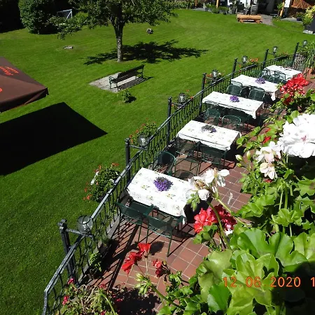ホテル Berghof 3*