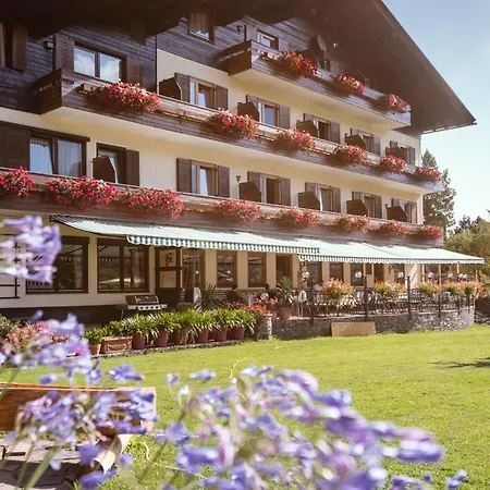 Hotel Berghof 3*